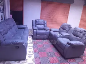 Spacious 6 Seater Recliner Sofa Set