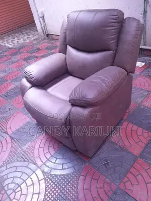 Ideal and Spacious Single Seater Recliner Sofa