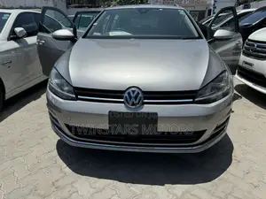 Volkswagen Golf 1.4T S FWD 2019 Gold