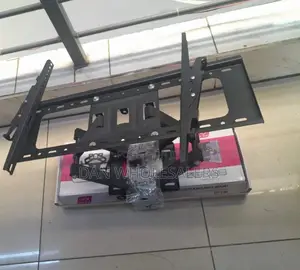 High Skillful Swivel TV Wall Mount Bracket for 32"-70