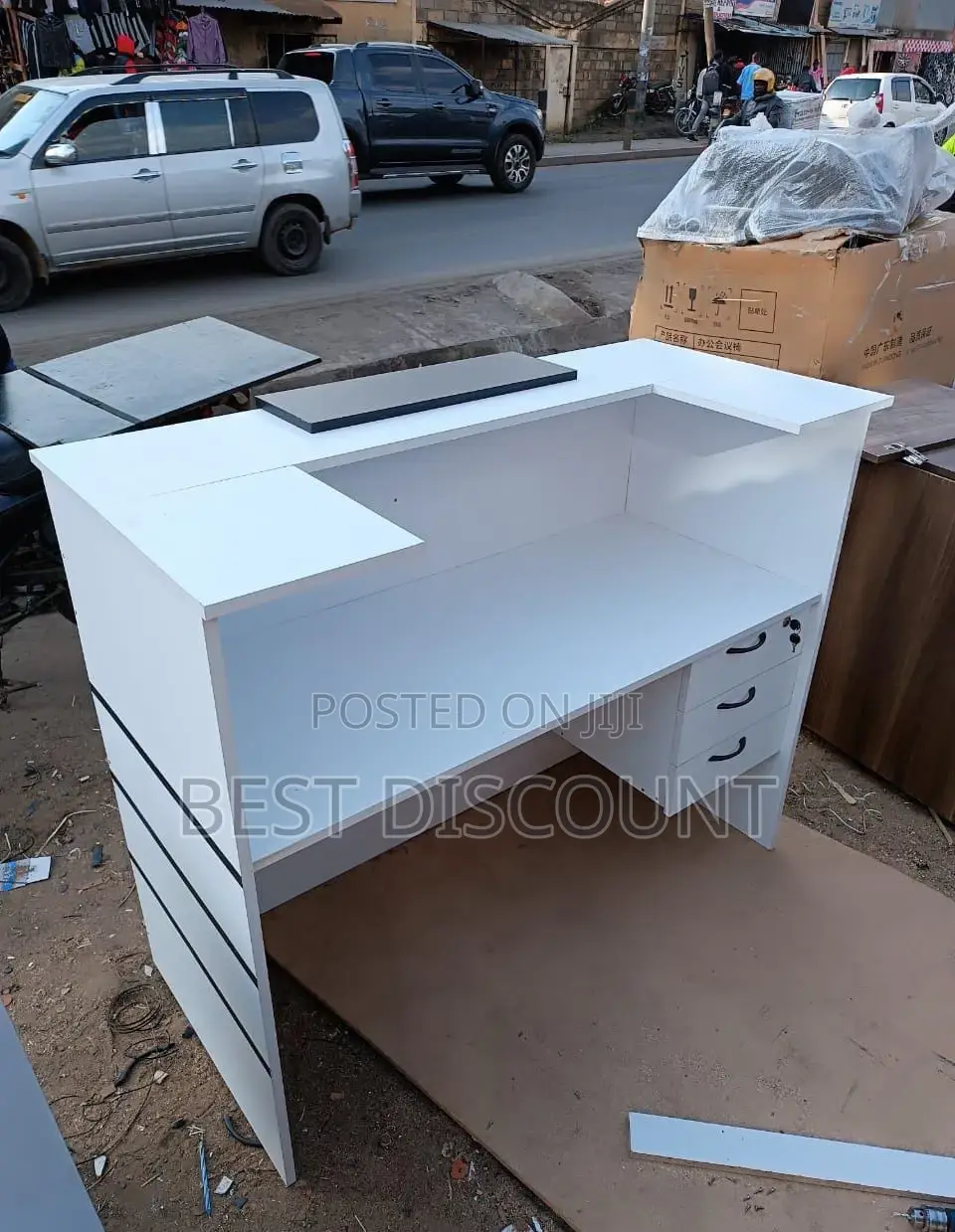 Front Office Receptionist Table