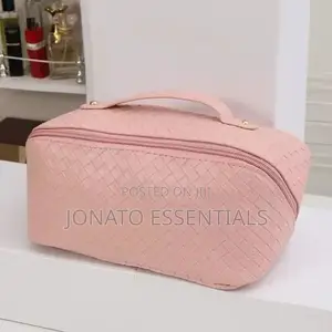 Travel Make Up Bag And Organizer