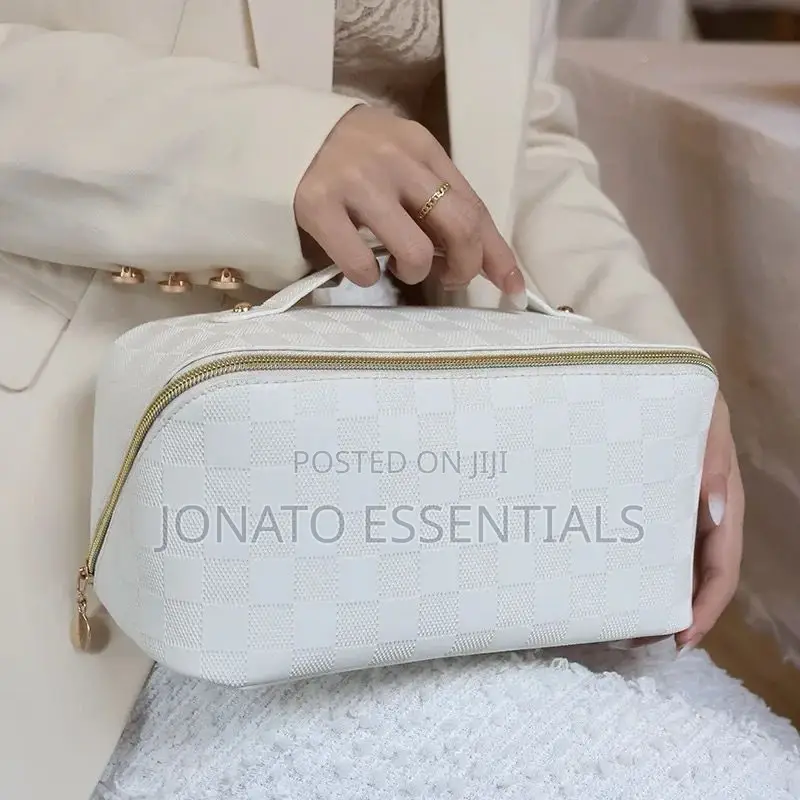 Travel Make Up Bag And Organizer
