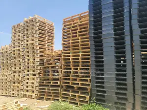 Wood Pallets. Q202