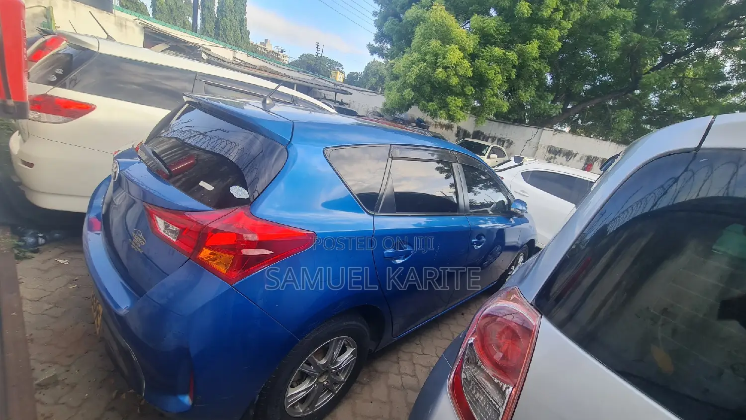 Toyota Auris 2012 Blue