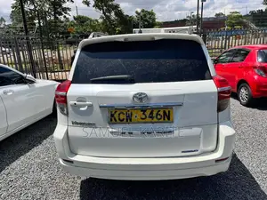Toyota Vanguard 2012 White