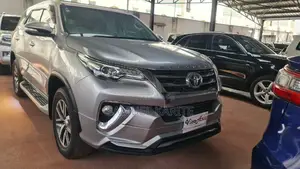 Toyota Fortuner 2017 Silver