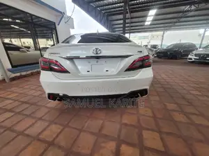 Toyota Crown 2018 White