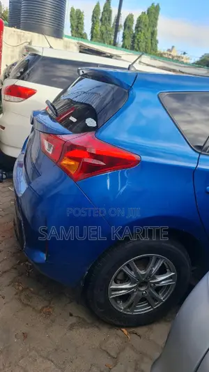 Toyota Auris 2012 Blue