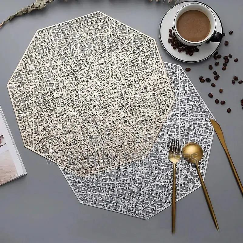 6pc Non-Woven Round Table Mats