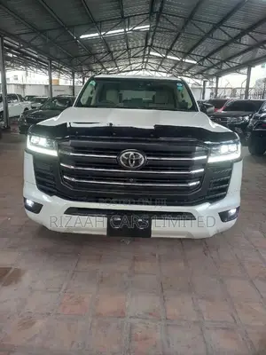 Toyota Land Cruiser 3.3 Diesel 4WD 2022 White
