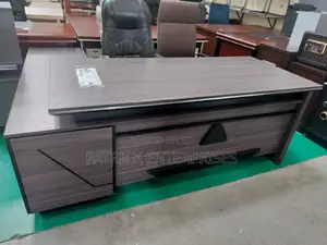 Executive Imported Morden Office Desk 1.8 MTRS