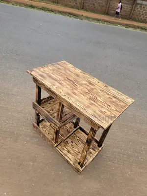 Kitchen Table -; Premium Pallet Kitchen Table