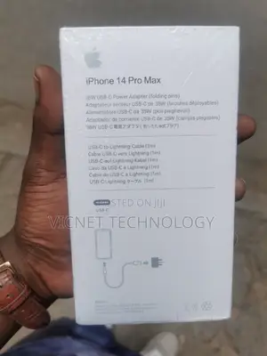 35 Watts Fast Charge iPhone 14 Charger