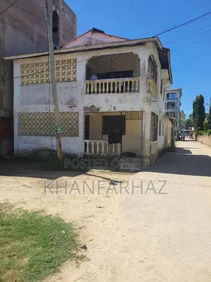 2bdrm Block of Flats in Vescon Estate for sale