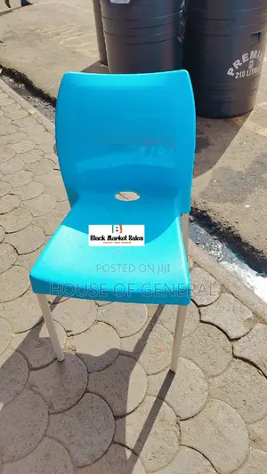 Blue Armless Plastic Chairs With Metal Tubing