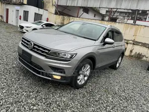 Volkswagen Tiguan 2018 Gold