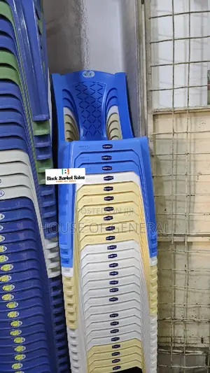 Armless Kenpoly Plastic Chairs
