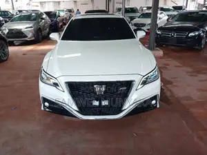 Toyota Crown 2018 Pearl