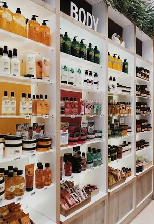 Beauty Shop Cosmetics Display Counters Shop Interior Design