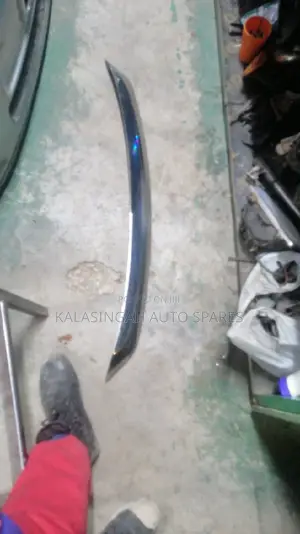 Toyota Harrier Grill Moulding