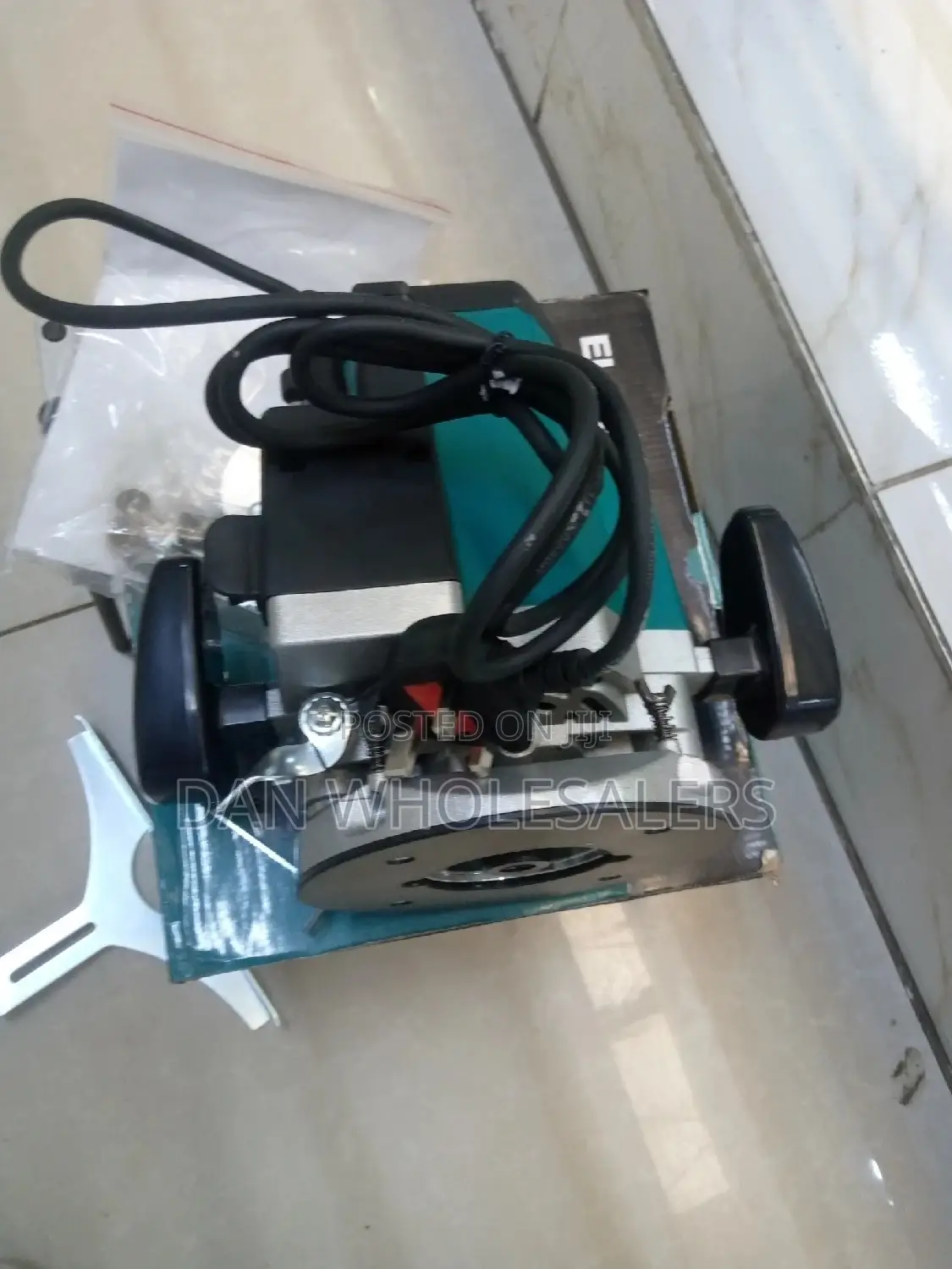 Makita 12mm Wood Router