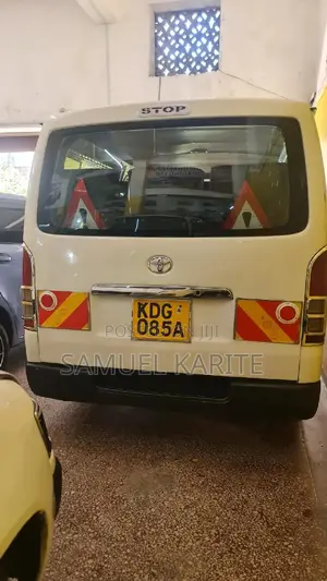 Toyota HiAce 2015 Blue