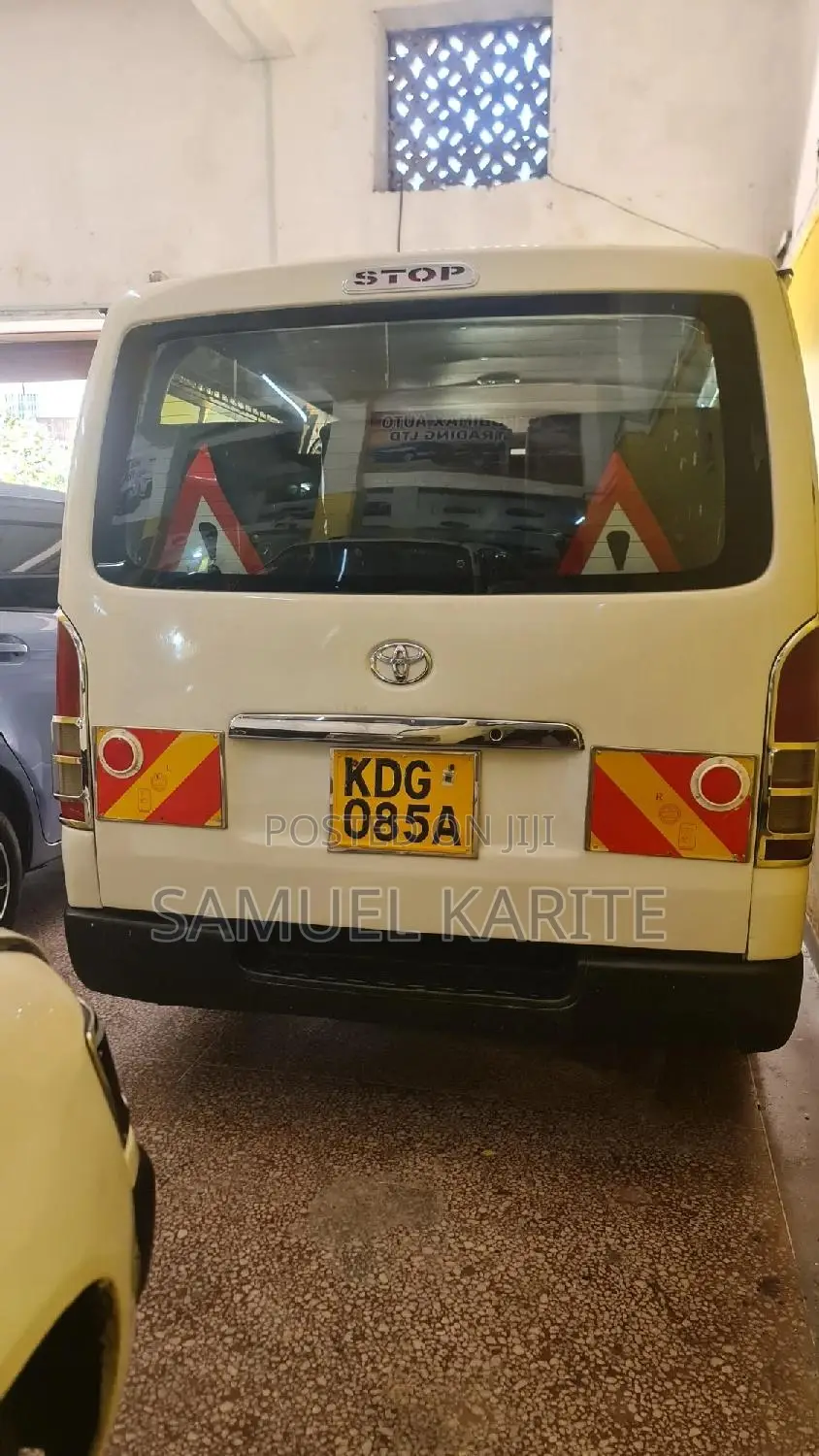 Toyota HiAce 2015 Blue