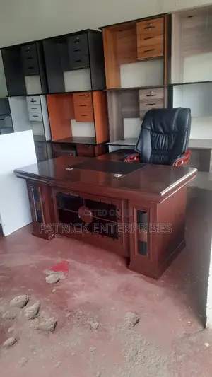 Executive Imported Morden Office Desk 1.6 MTRS