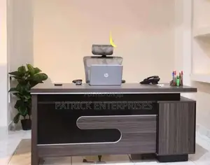 Executive Imported Morden Office Desk 1.6 MTRS