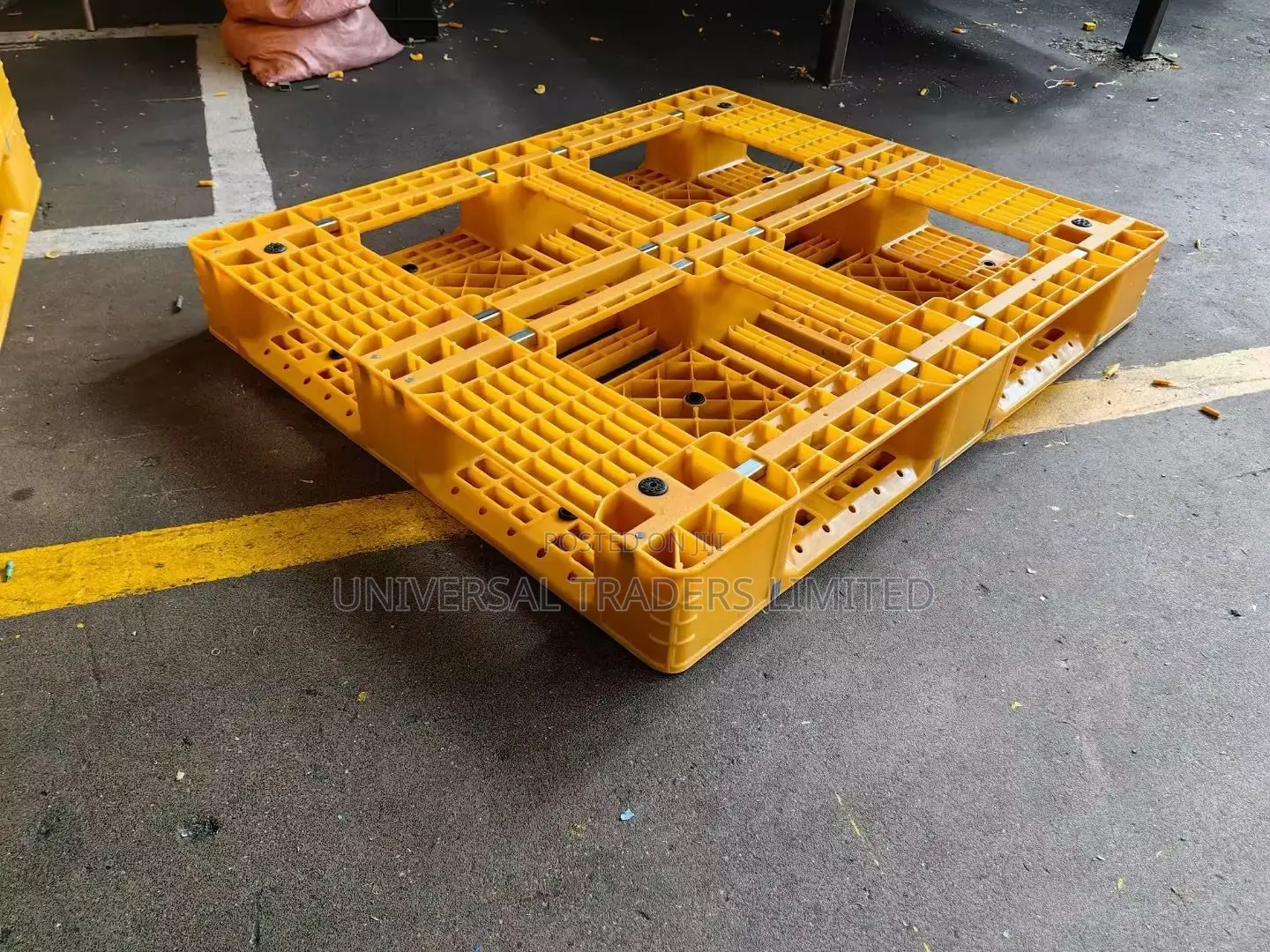 Reinforced Plastic Pallets - Heavy Duty. HD