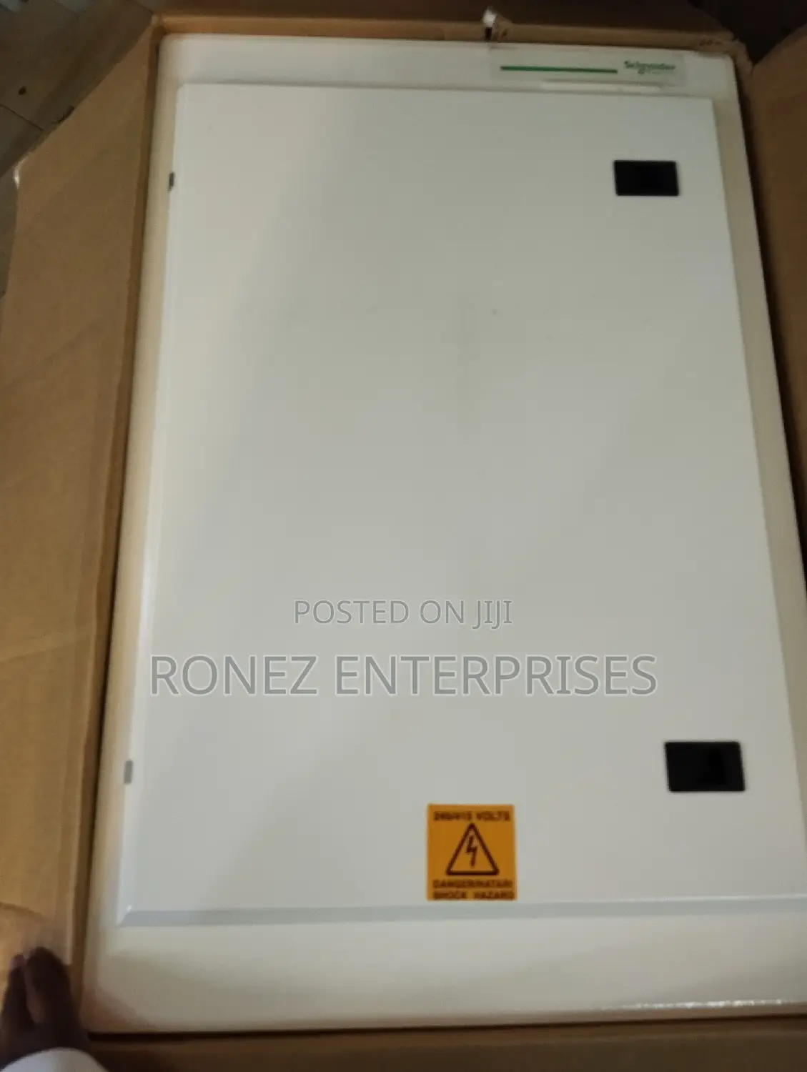 Schneider Distribution Board 12 Way