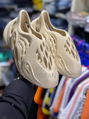 Adidas Yeezy Superfoam Runners
Ksh.2800