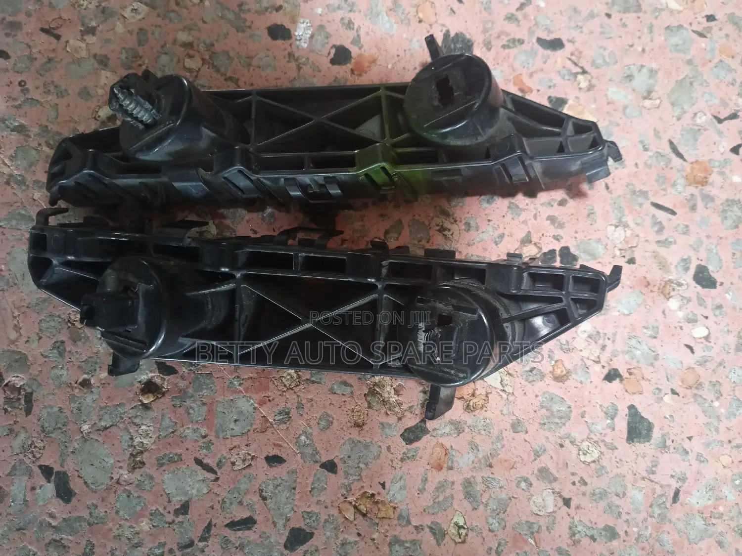 Nissan Note Bumper Holder