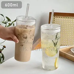 600 Ml Glass Tumbler With Straw*