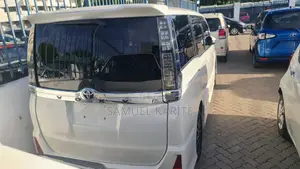 Toyota Voxy 2017 White
