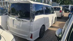 Toyota Voxy 2017 White