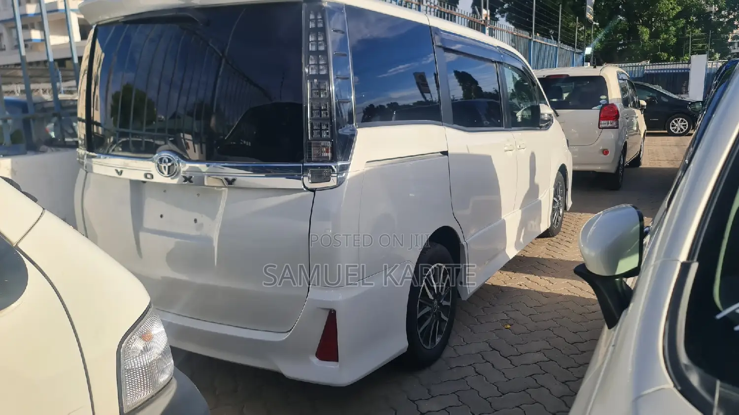 Toyota Voxy 2017 White