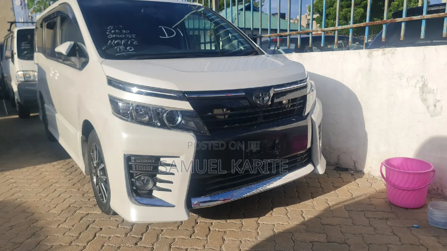 Toyota Voxy 2017 White