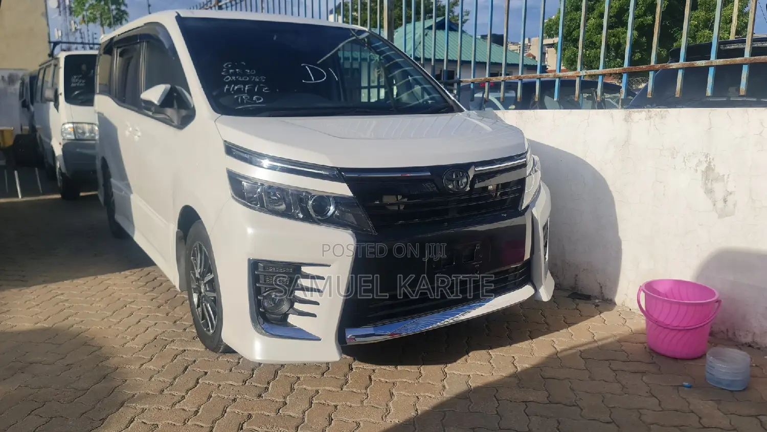 Toyota Voxy 2017 White
