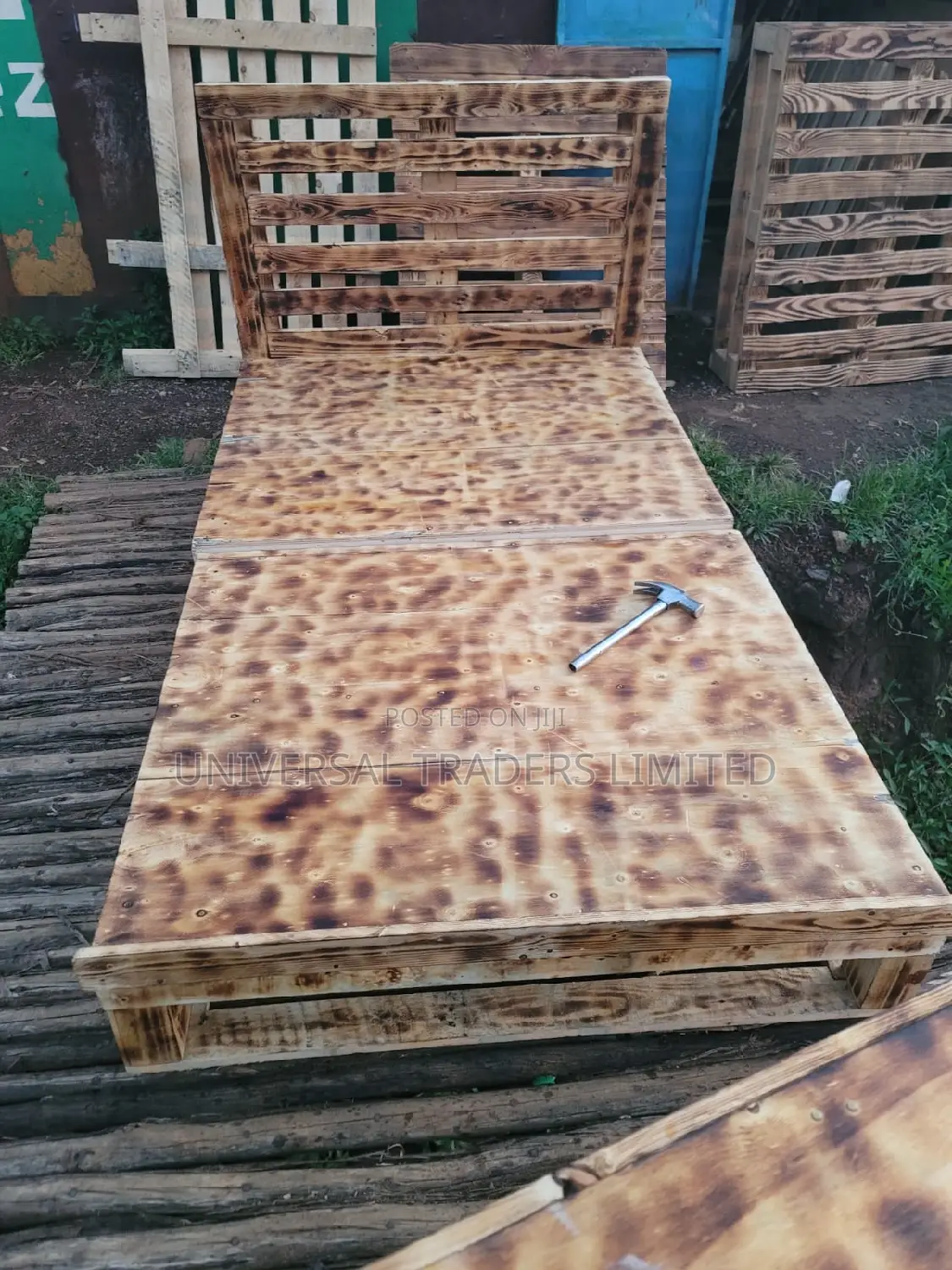 Pallets Bed With Flat Top - 4x6 Pallets Bed