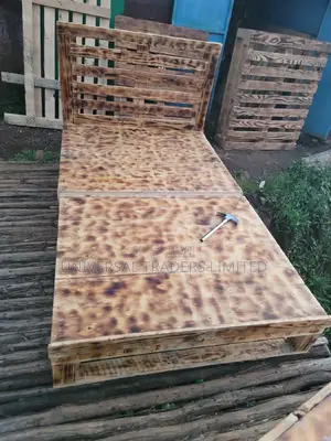 Pallets Beds - With Flat Top - 4 by 6 Pallet Bed