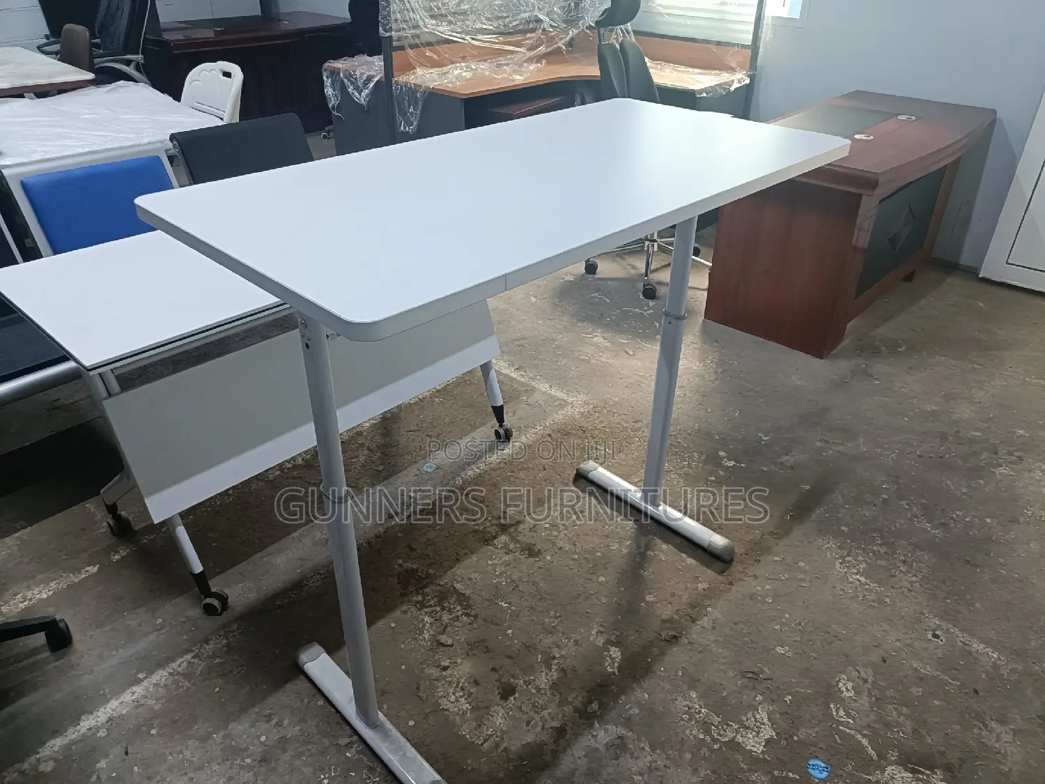 Adjustable Height Table Adjustable Height Table