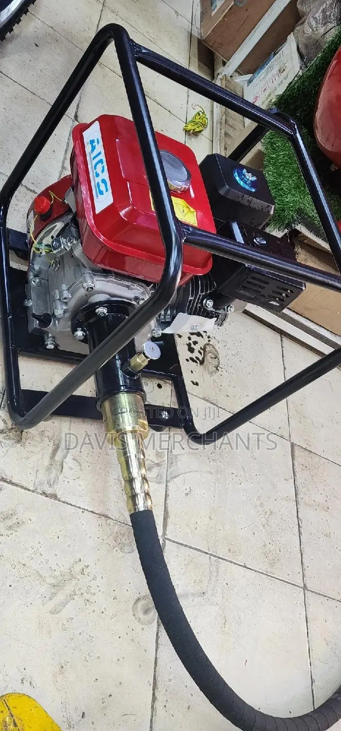 Concrete Vibrator With 45mm Lock Type Poker