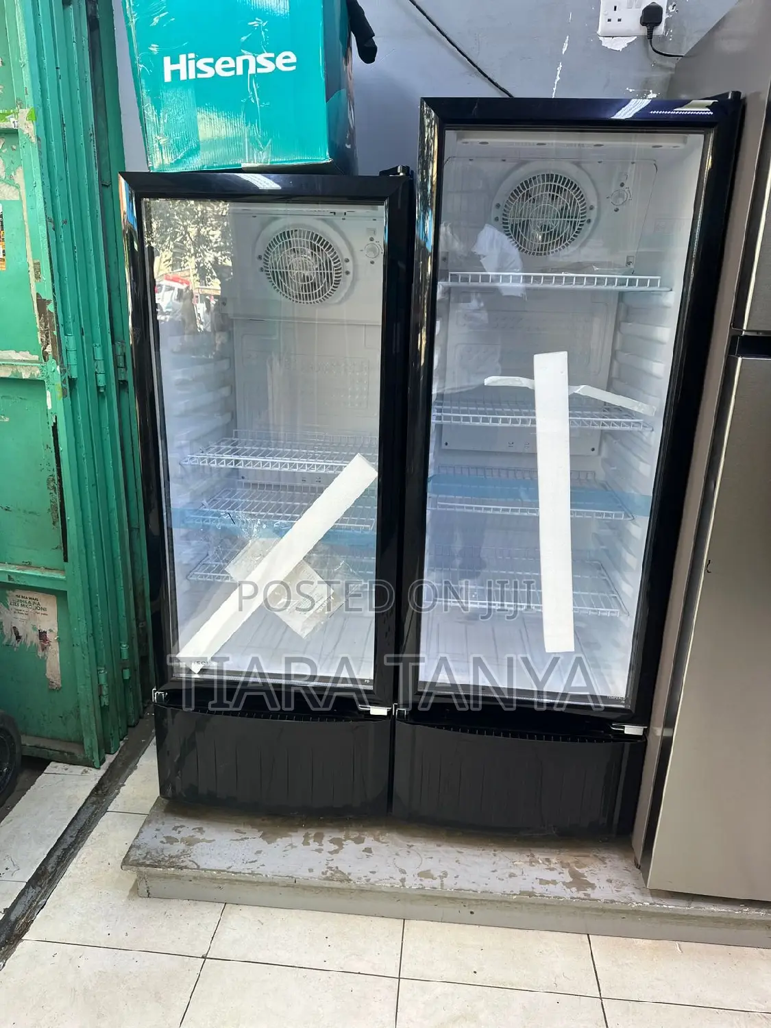 Hisense Showcase Fridge ,222 Litres