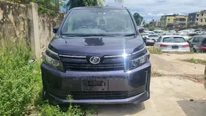 Toyota Voxy 2017 Blue