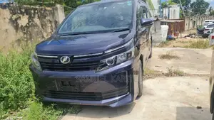 Toyota Voxy 2017 Blue