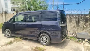Toyota Voxy 2017 Blue
