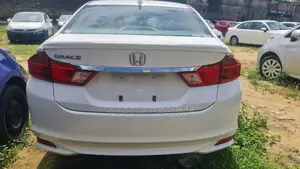 Honda Grace 2017 White