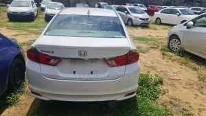Honda Grace 2017 White